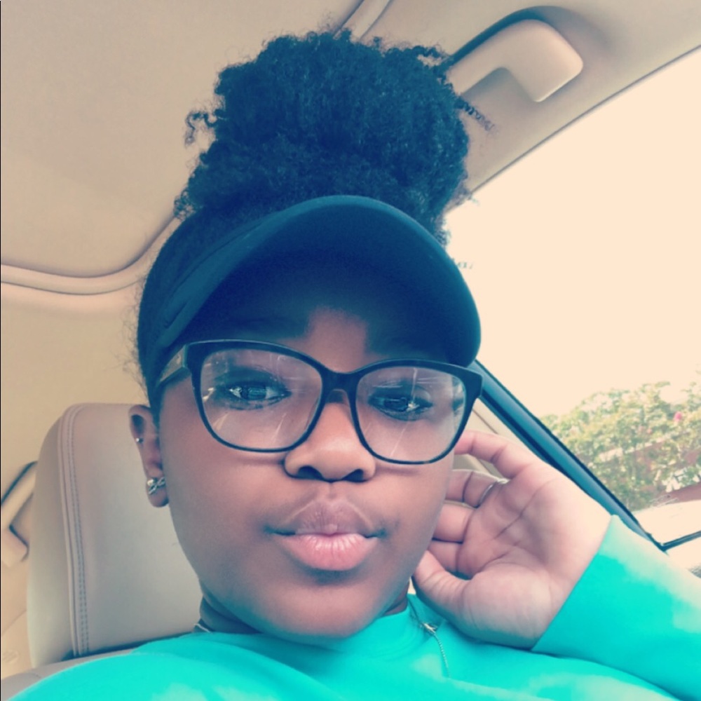 Meet your Posher, Laila